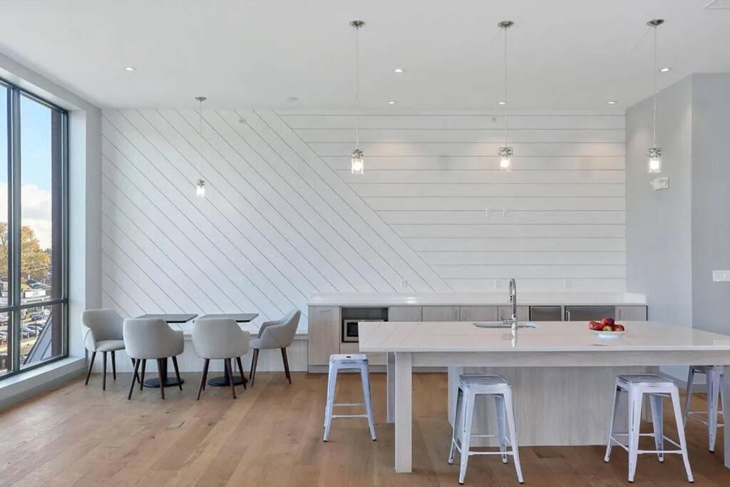 Luxury Apartment With Gym, Steps From Commuter Rail #4011 Reading Exterior photo