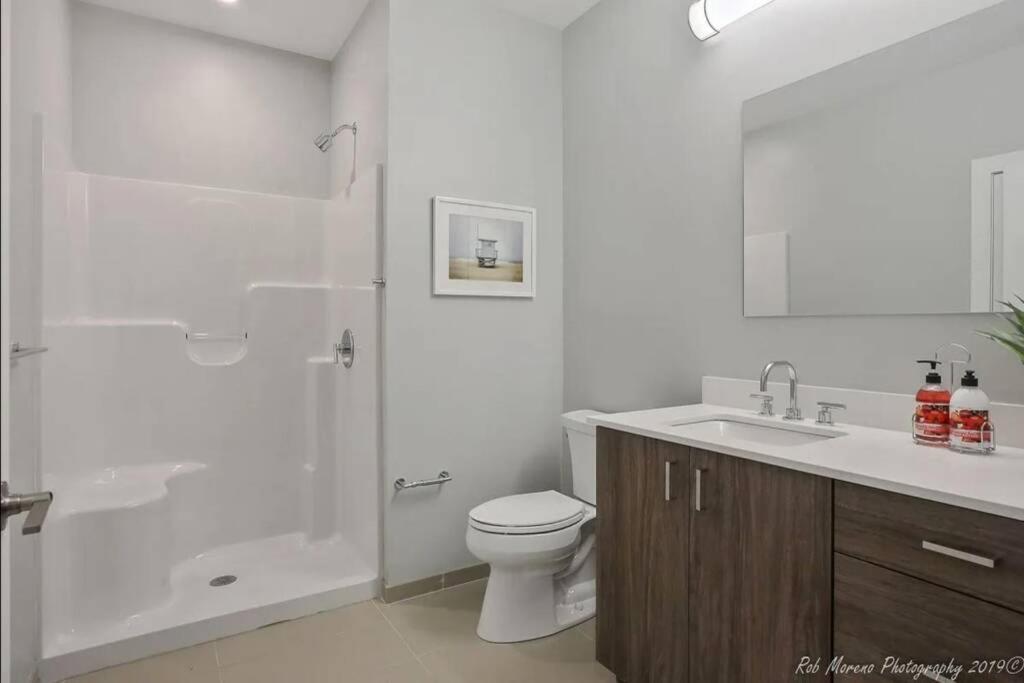 Luxury Apartment With Gym, Steps From Commuter Rail #4011 Reading Exterior photo