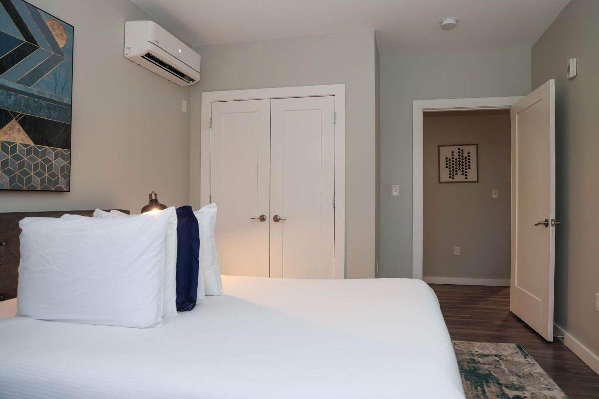 Luxury Apartment With Gym, Steps From Commuter Rail #4011 Reading Exterior photo