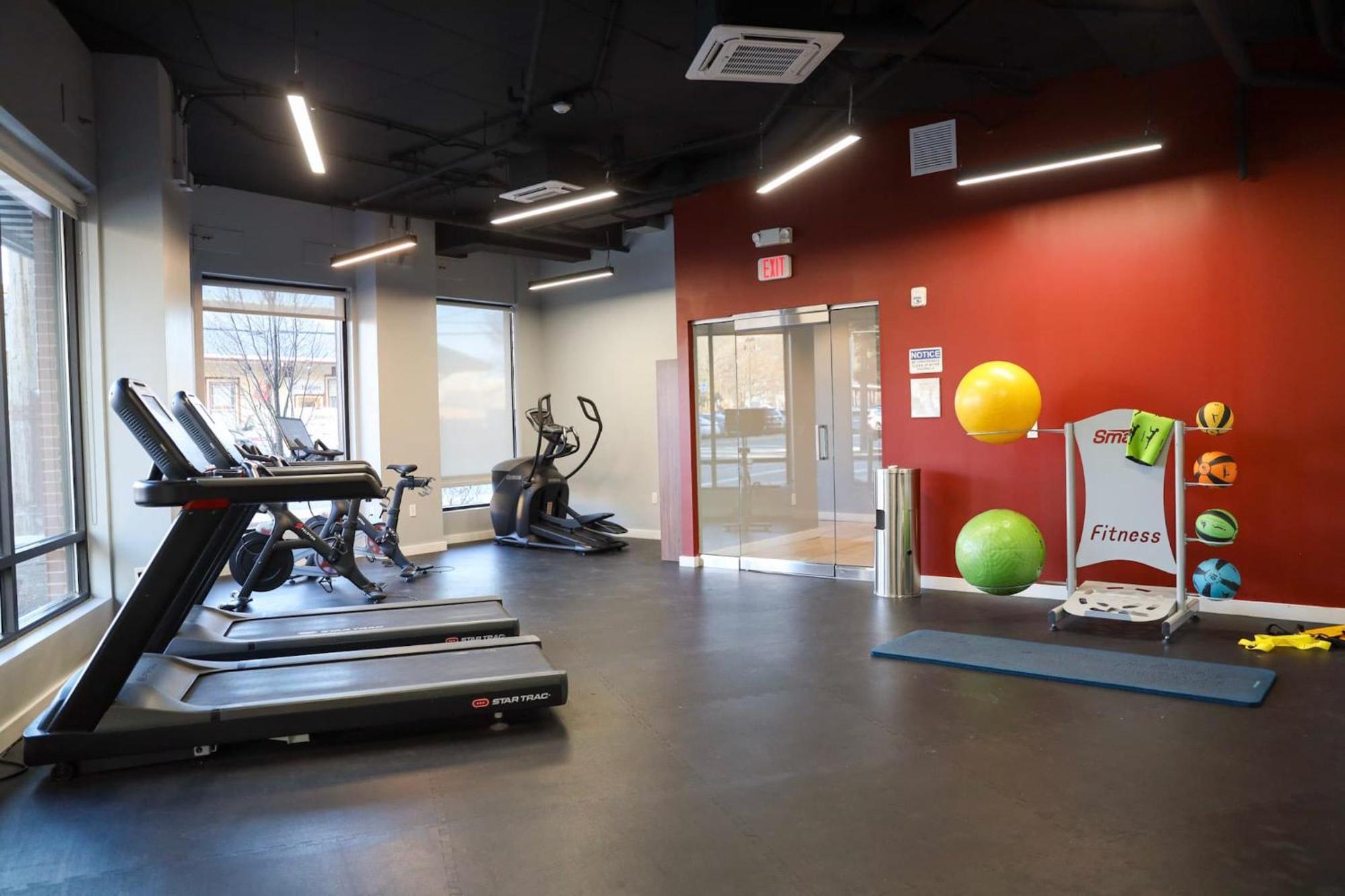 Luxury Apartment With Gym, Steps From Commuter Rail #4011 Reading Exterior photo